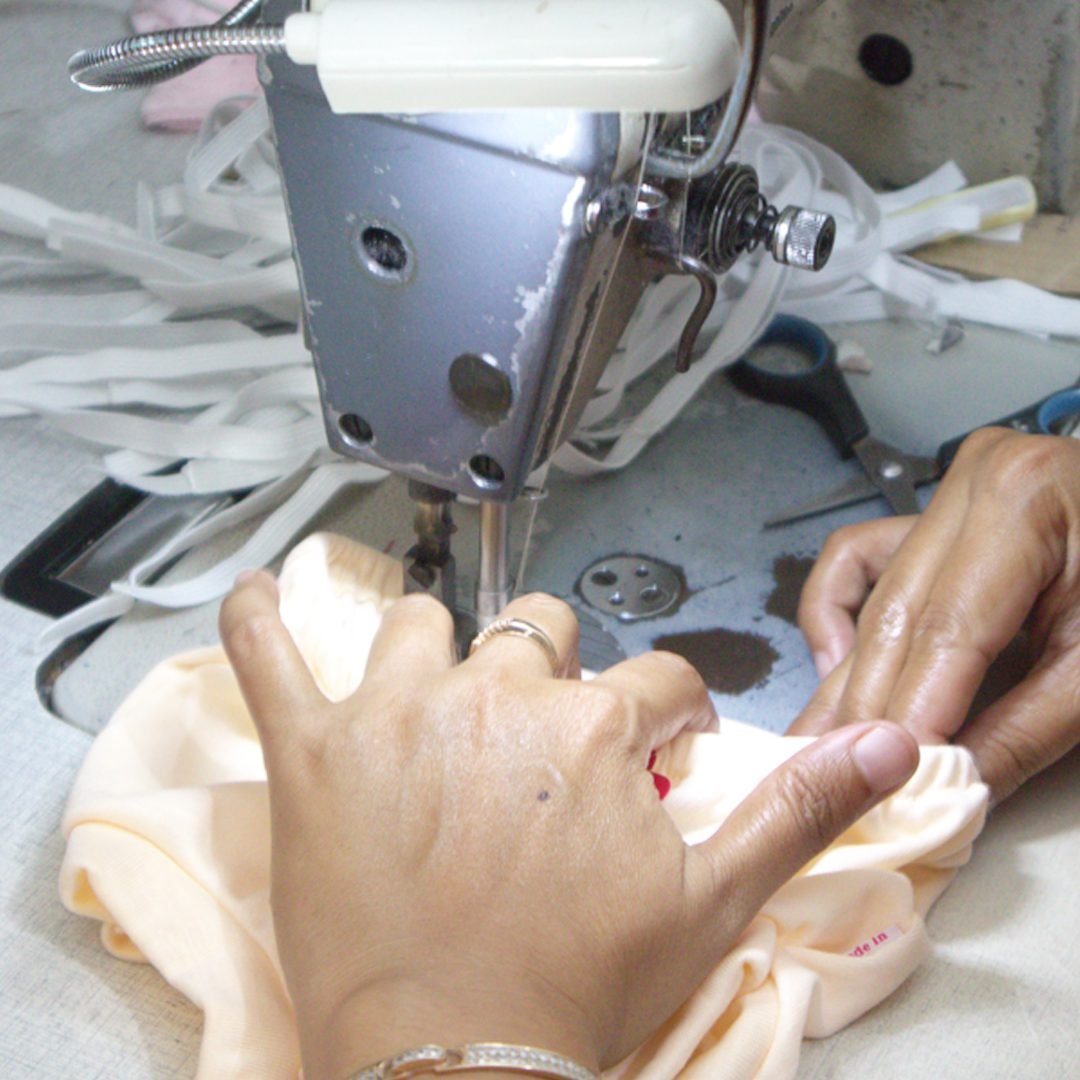 Proses produksi - jahit tangan